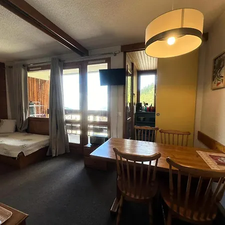 3000 Bail - Divisible Fonctionnel · Aux Pieds · Vue Vallée Mae-7134 *